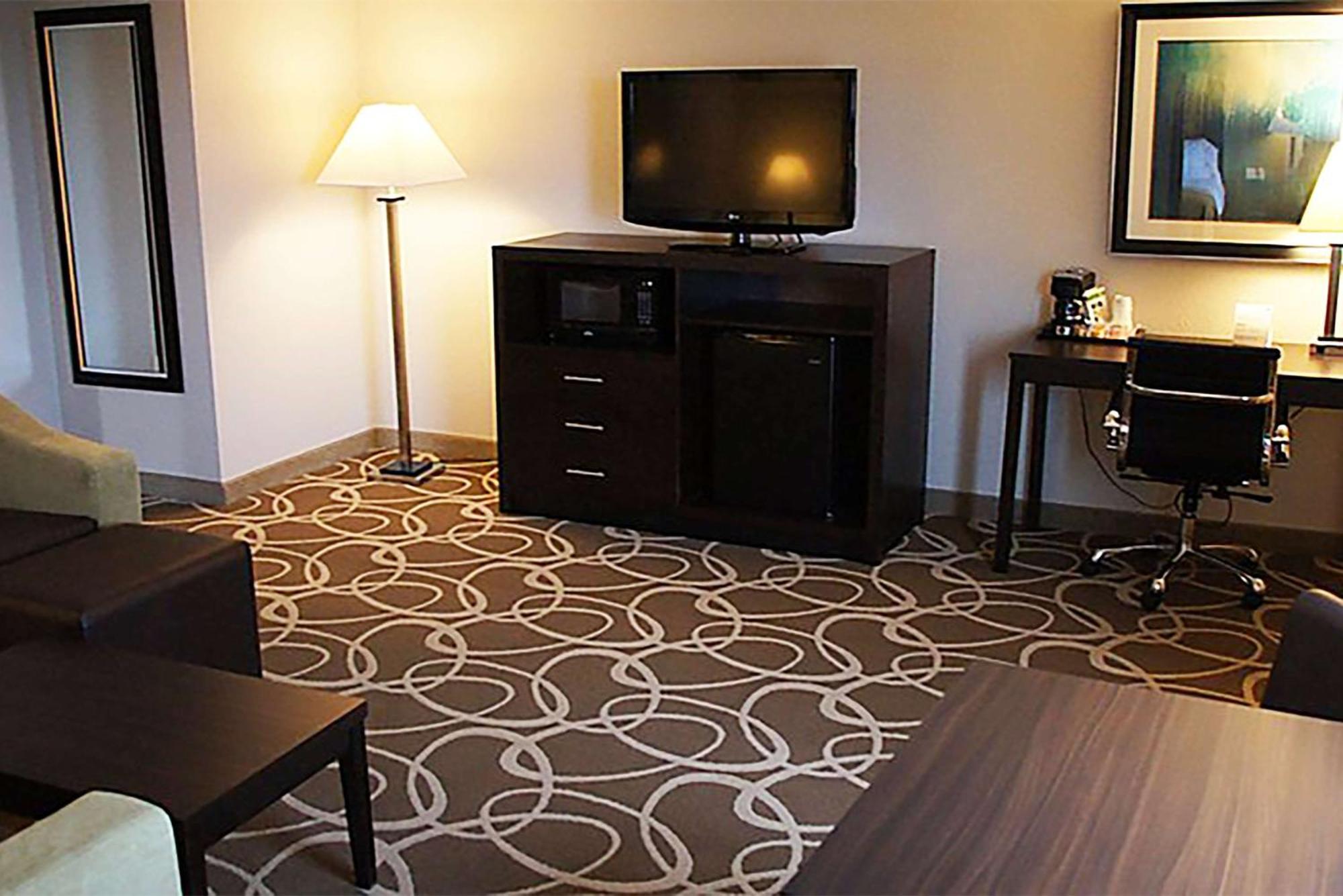 Elimwood Hotel, A Ramada By Wyndham Maryland Heights Esterno foto