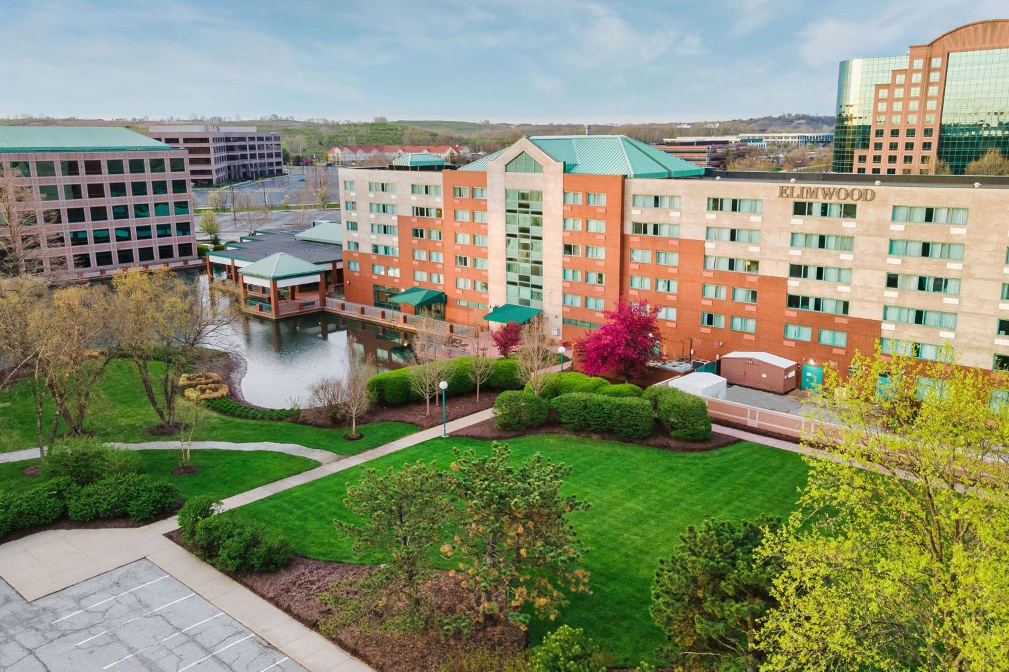 Elimwood Hotel, A Ramada By Wyndham Maryland Heights Esterno foto