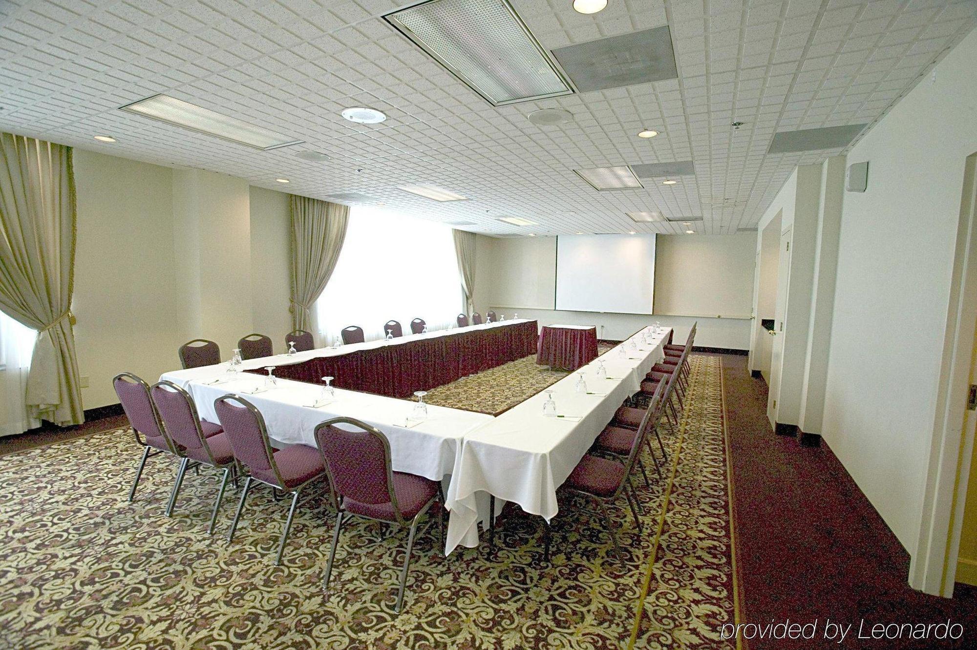 Elimwood Hotel, A Ramada By Wyndham Maryland Heights Esterno foto