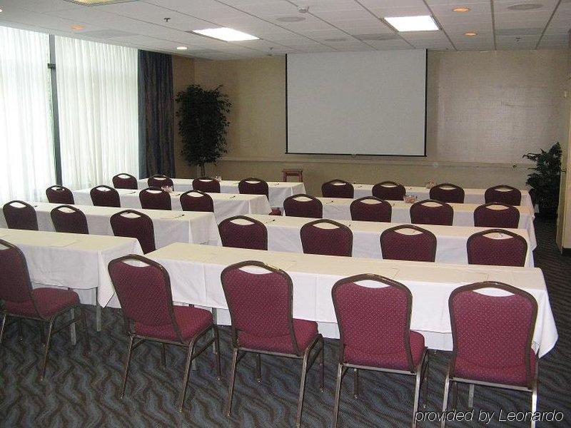 Elimwood Hotel, A Ramada By Wyndham Maryland Heights Servizi foto