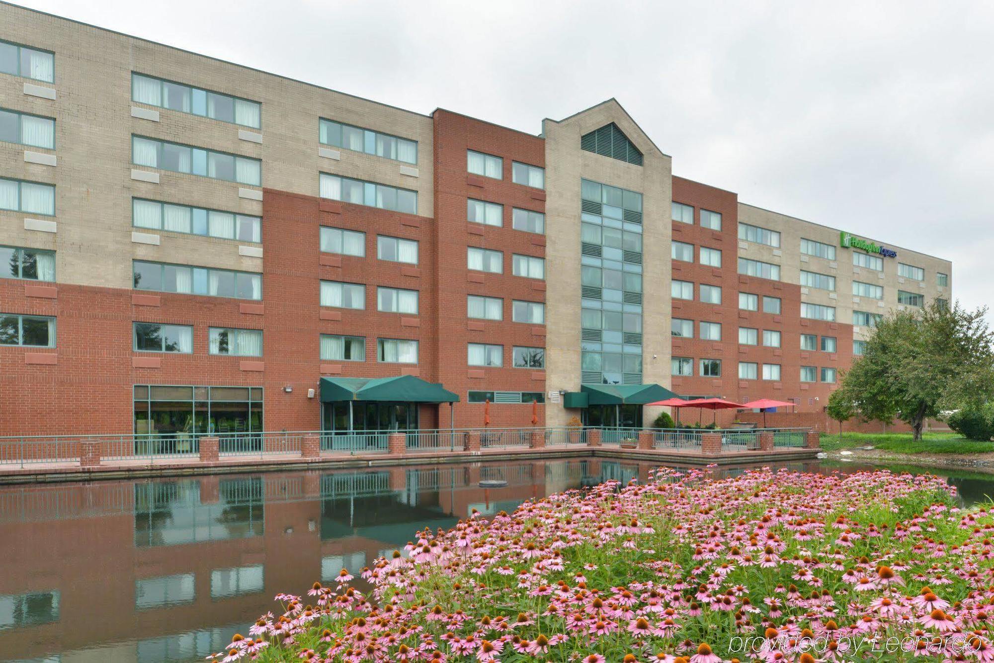 Elimwood Hotel, A Ramada By Wyndham Maryland Heights Esterno foto