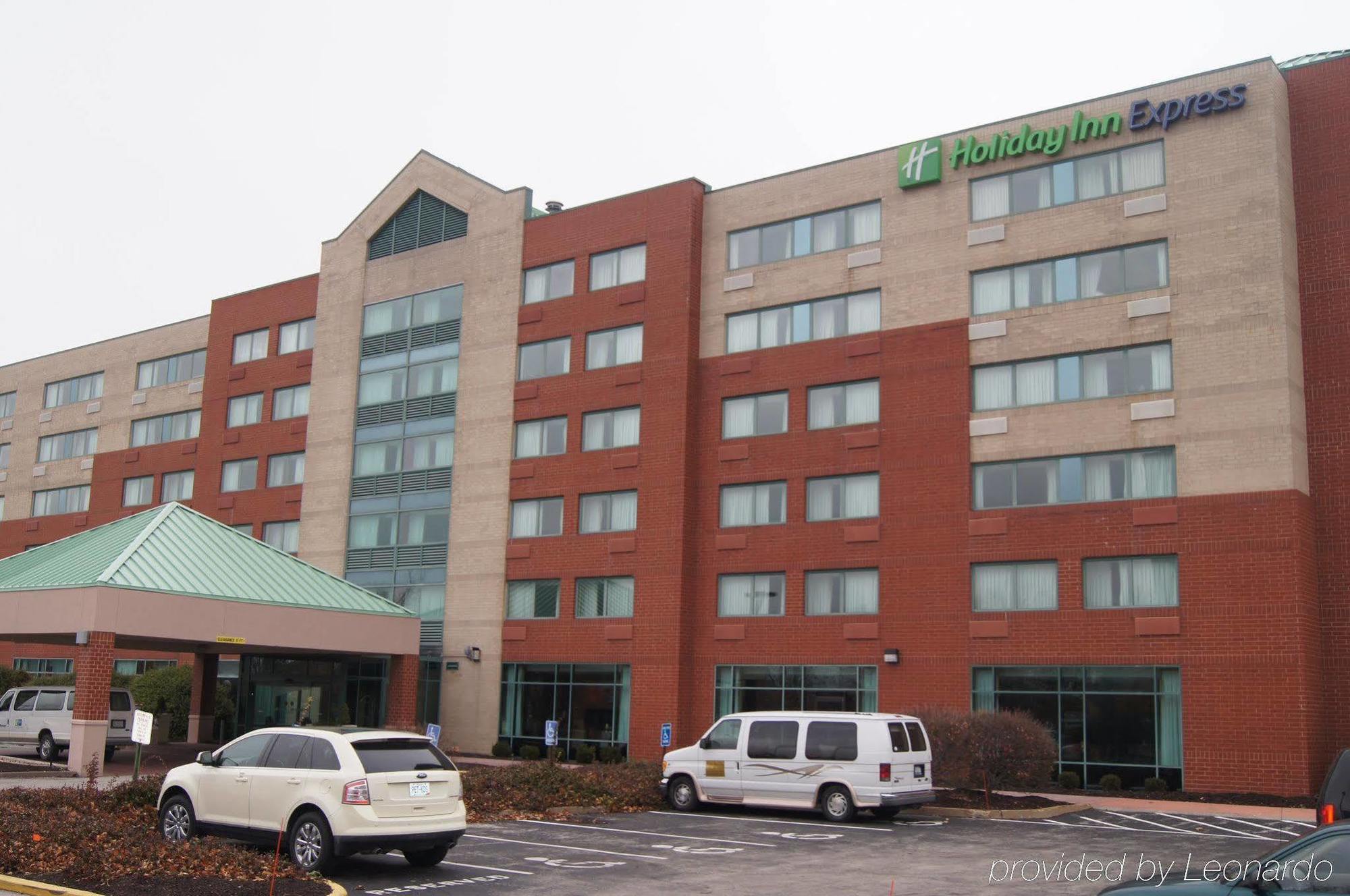 Elimwood Hotel, A Ramada By Wyndham Maryland Heights Esterno foto