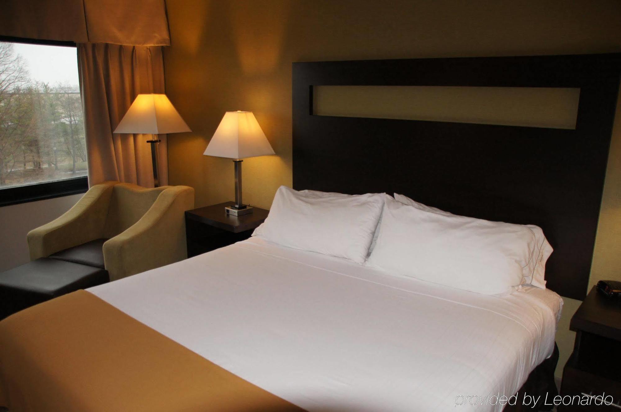 Elimwood Hotel, A Ramada By Wyndham Maryland Heights Esterno foto