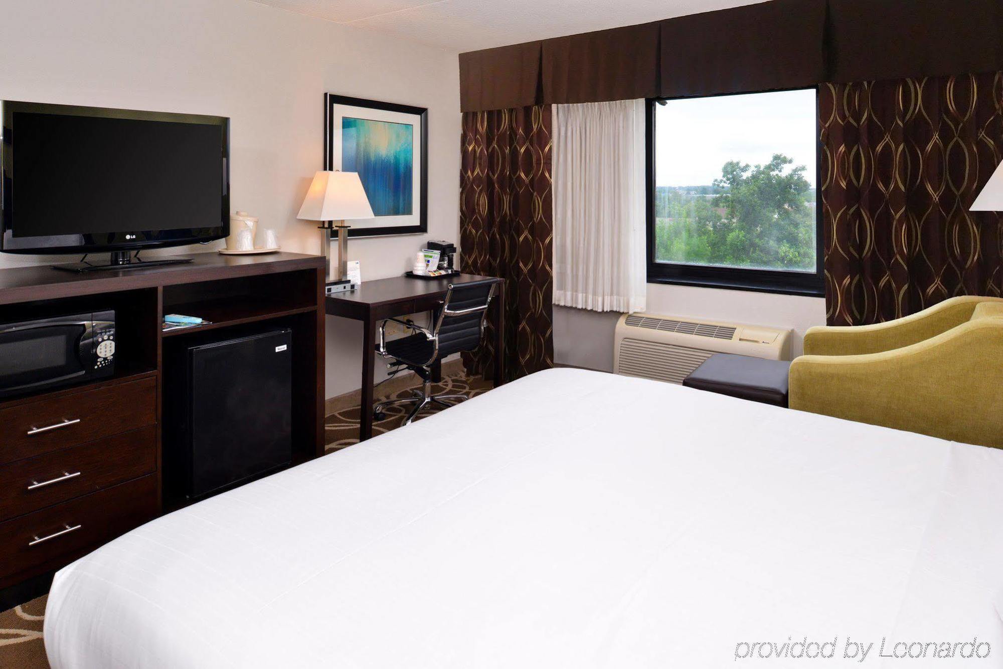 Elimwood Hotel, A Ramada By Wyndham Maryland Heights Esterno foto