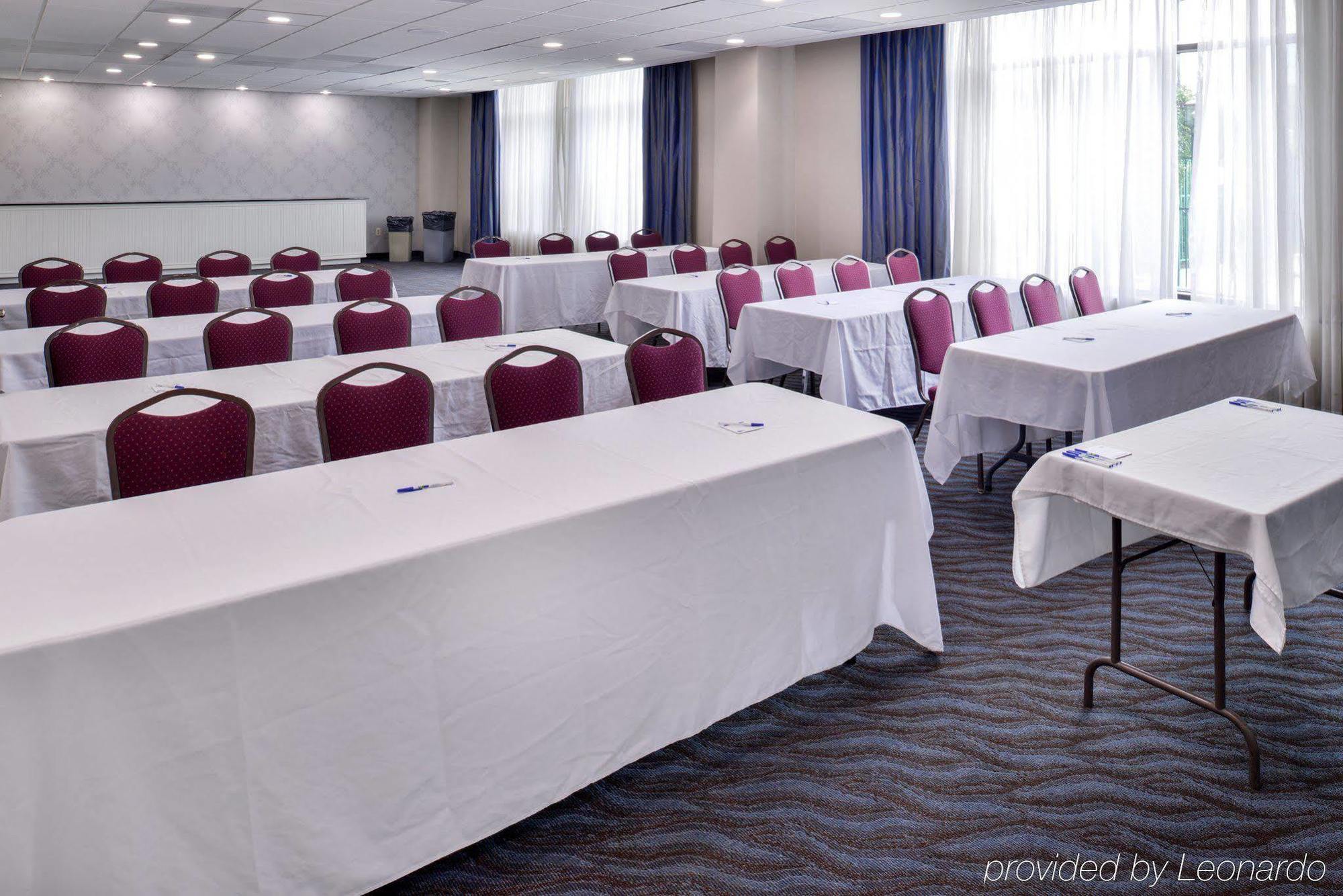 Elimwood Hotel, A Ramada By Wyndham Maryland Heights Esterno foto