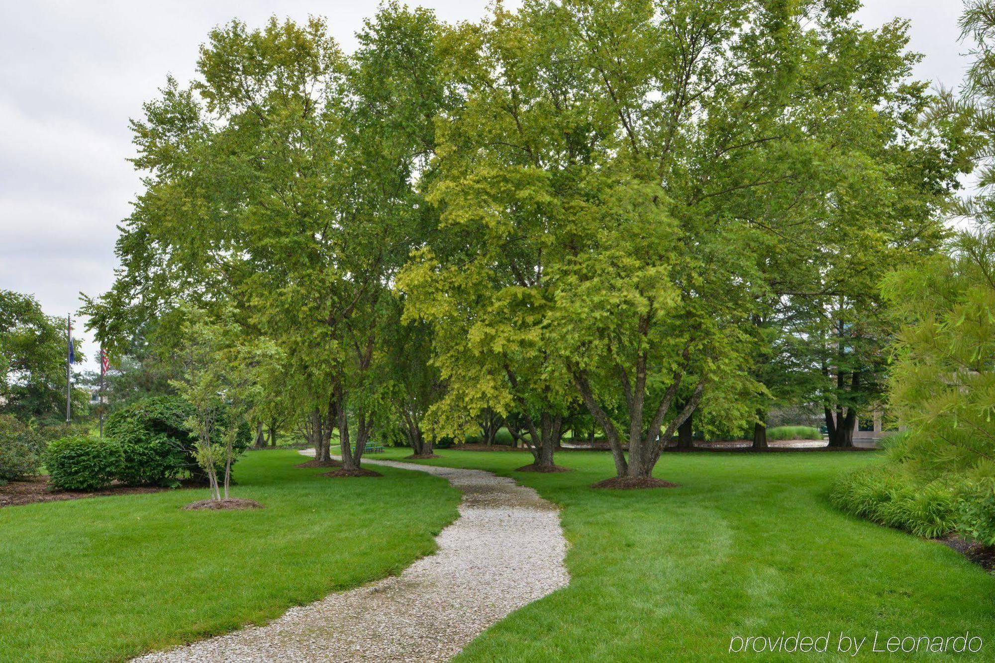 Elimwood Hotel, A Ramada By Wyndham Maryland Heights Esterno foto