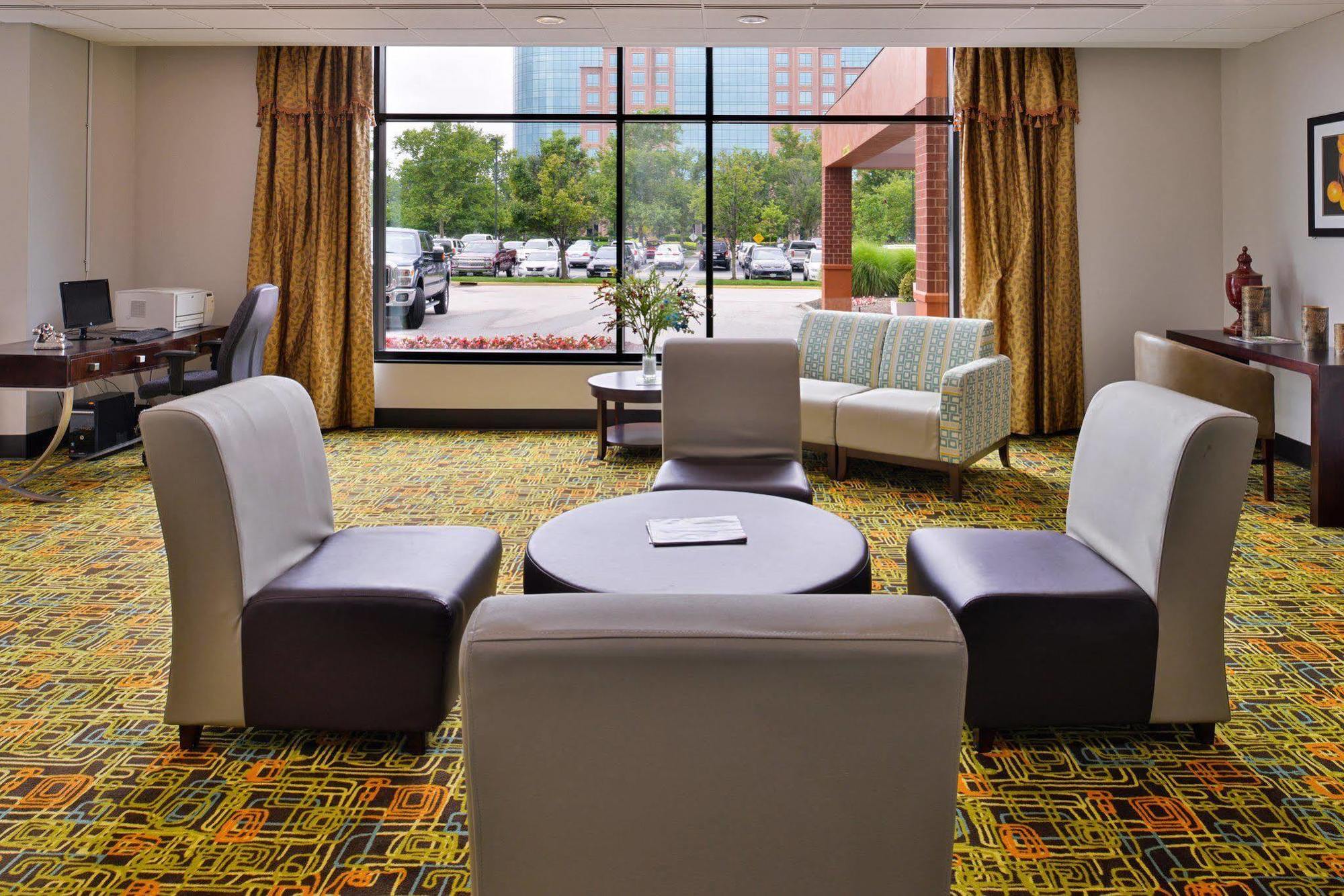 Elimwood Hotel, A Ramada By Wyndham Maryland Heights Esterno foto