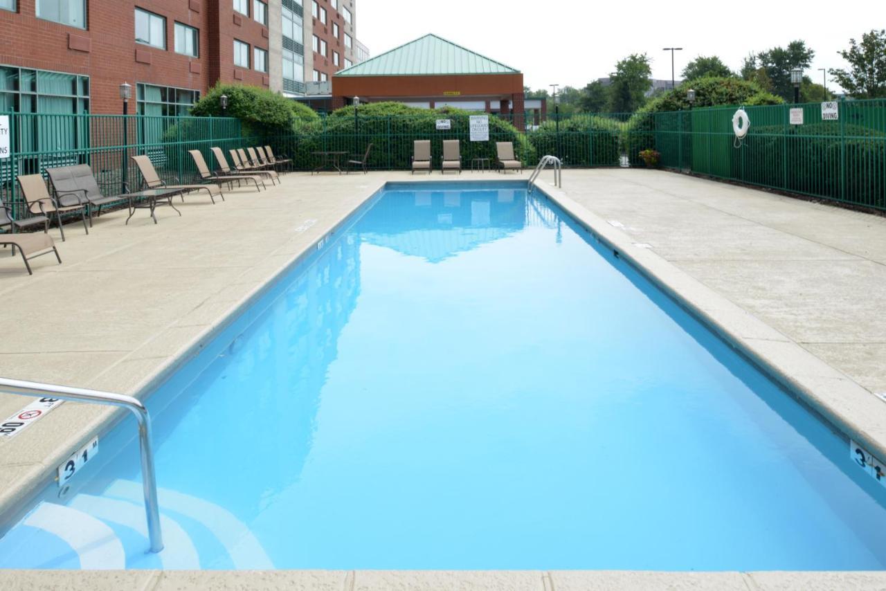 Elimwood Hotel, A Ramada By Wyndham Maryland Heights Esterno foto