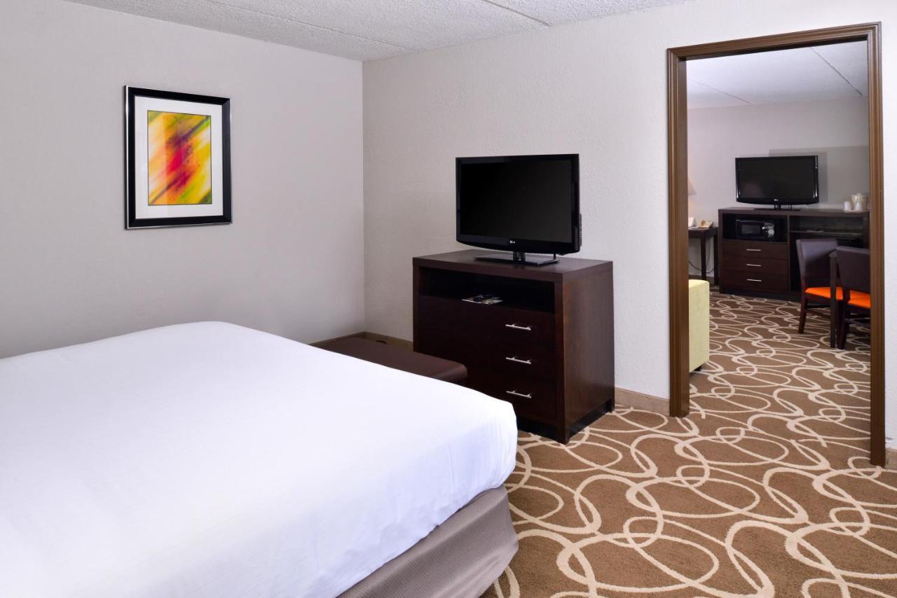 Elimwood Hotel, A Ramada By Wyndham Maryland Heights Esterno foto